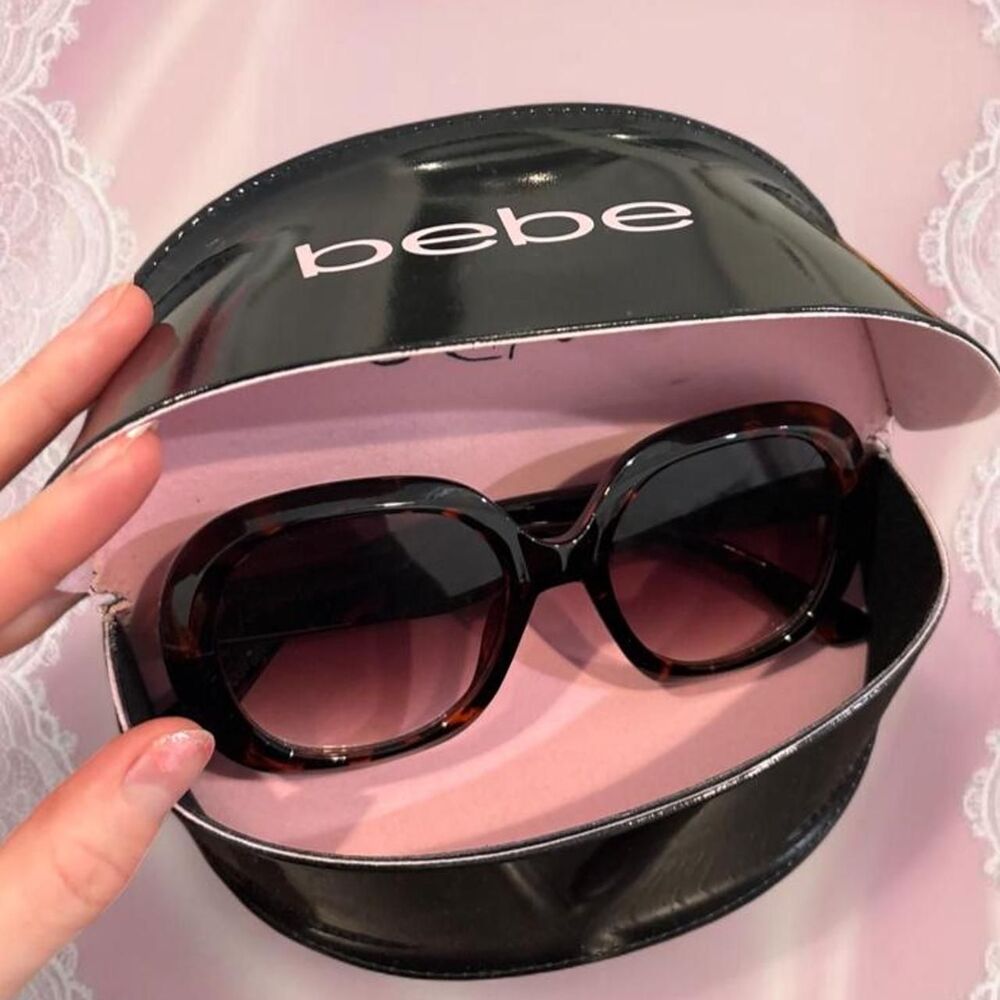 Women's Black and Pink Bebe Patent Gloss Vintage Sunglass Holder Carrier Case